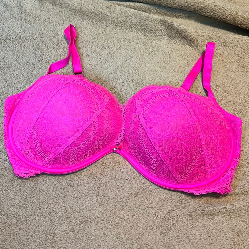 Victoria’s Secret Plunge Push-Up Bra size 36DD